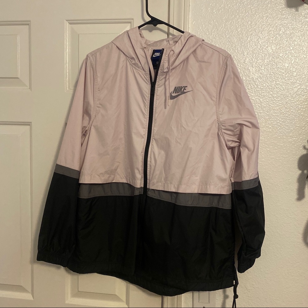 Nike wind breaker